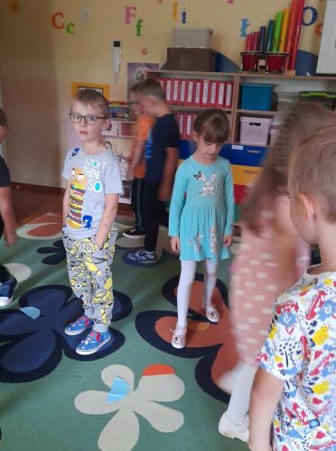 306811401-749297562799159-2552