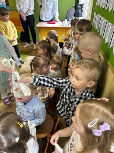 f7ca4c8c-cbd7-4bfe-9f31-13c8033fa66c (Copy)